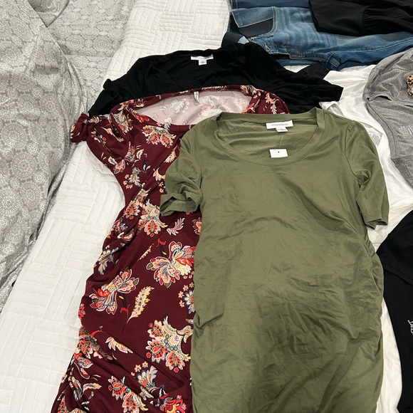 Maternity clothes lot - Picture 5 of 5